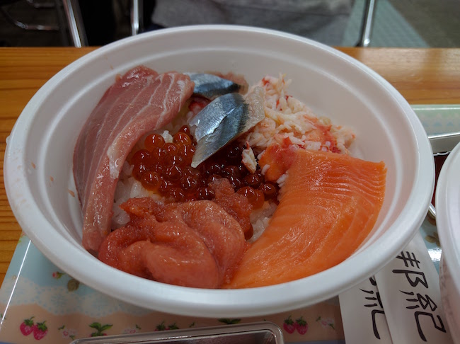 釧路和商市場 – 釧路で海鮮丼を食べたいならココ! 新鮮な魚介 ...